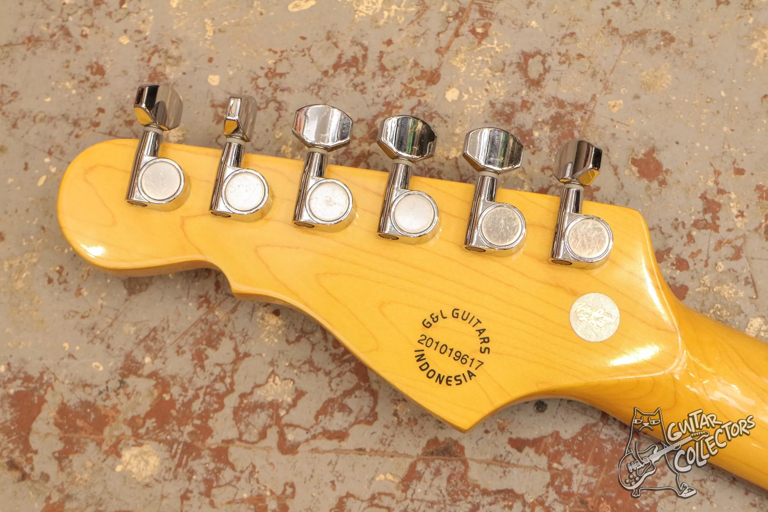 G&L Tribute Comanche Olympic White Jatoba