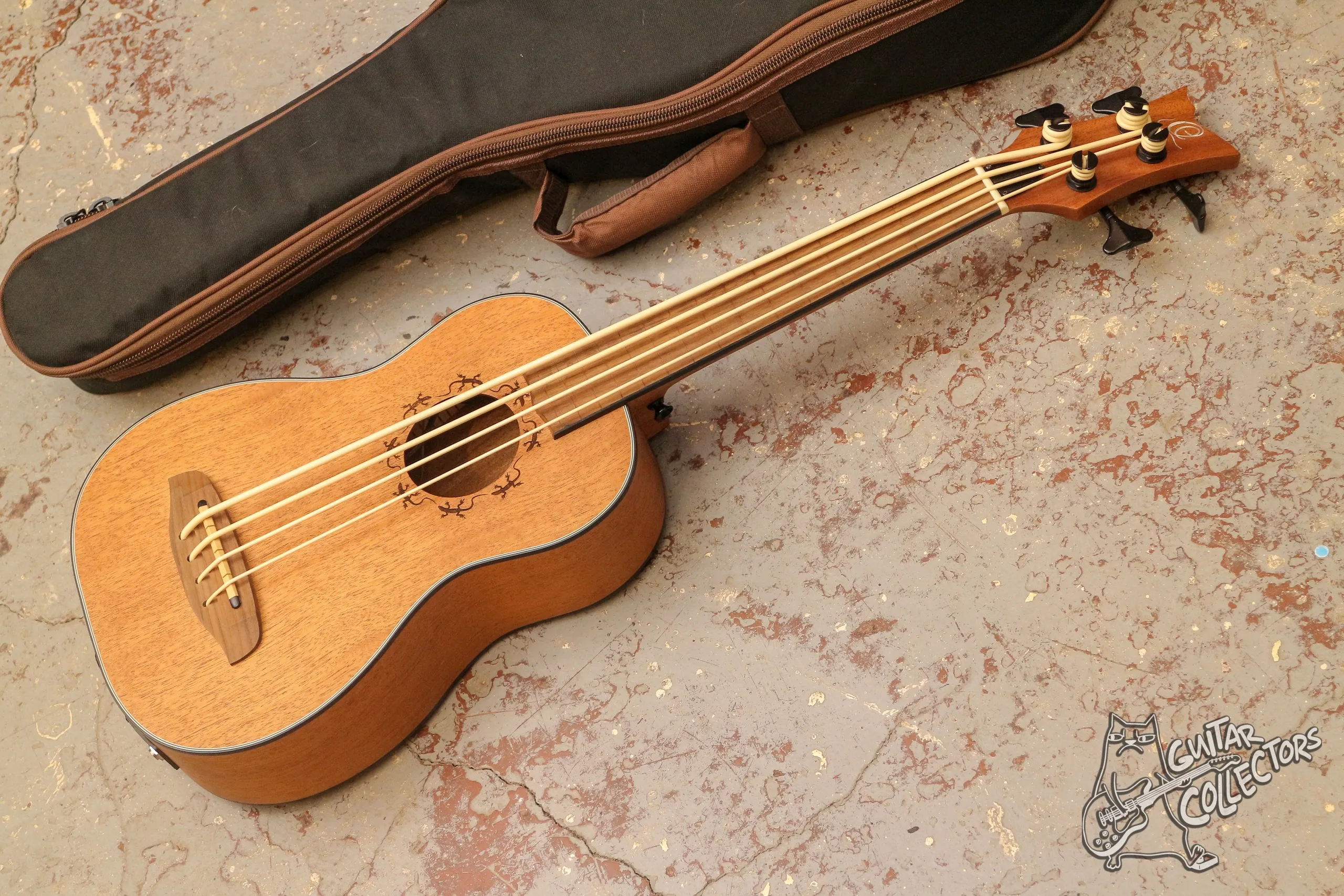 Ortega LIZZY BSFL GB Lizard Series Ukulele Bass