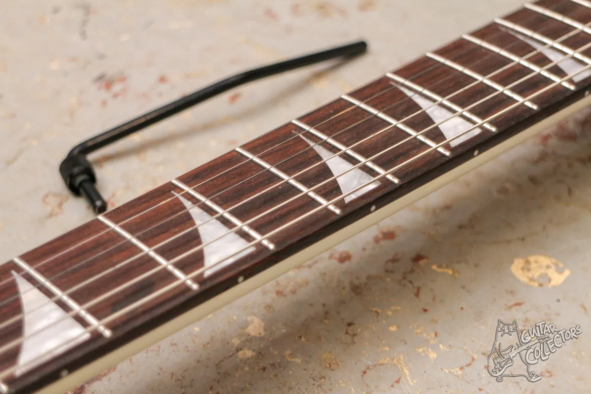 Magna 2000RFR-WH Randy Rhoads