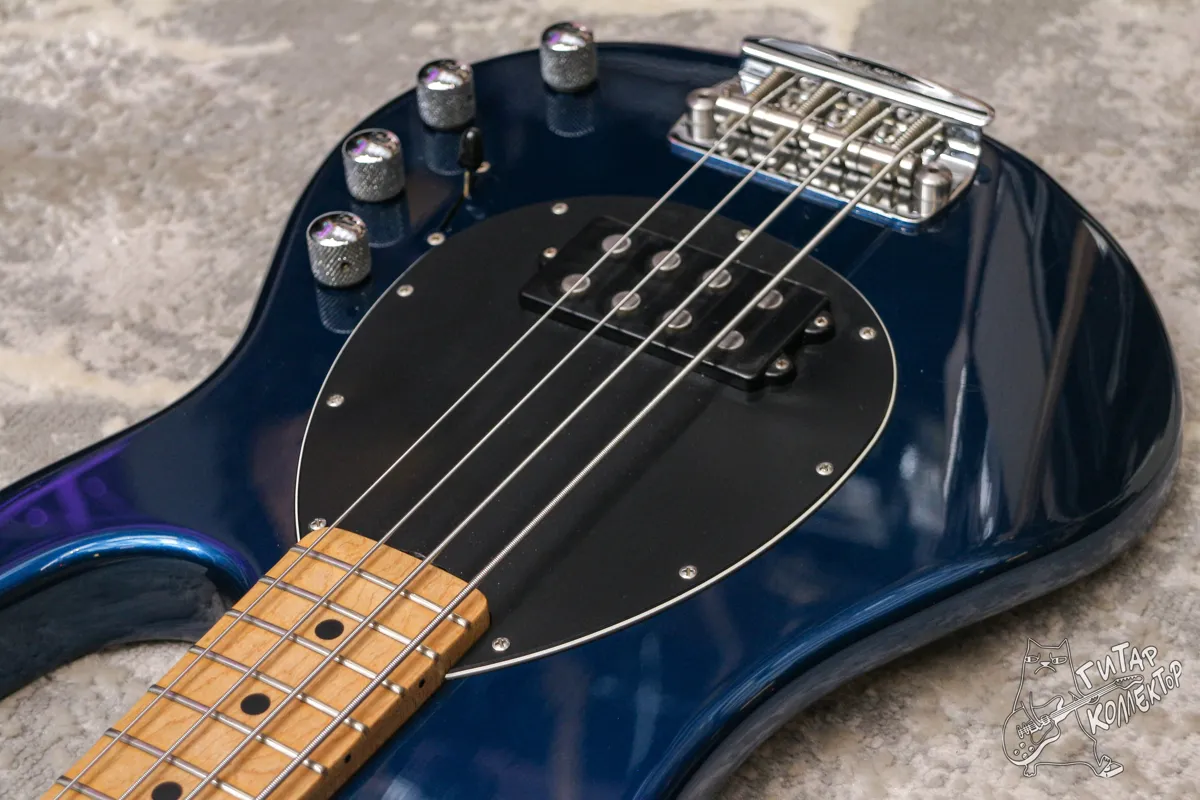Ernie Ball Music Man Sterling 4 H Blue Pearl Bass