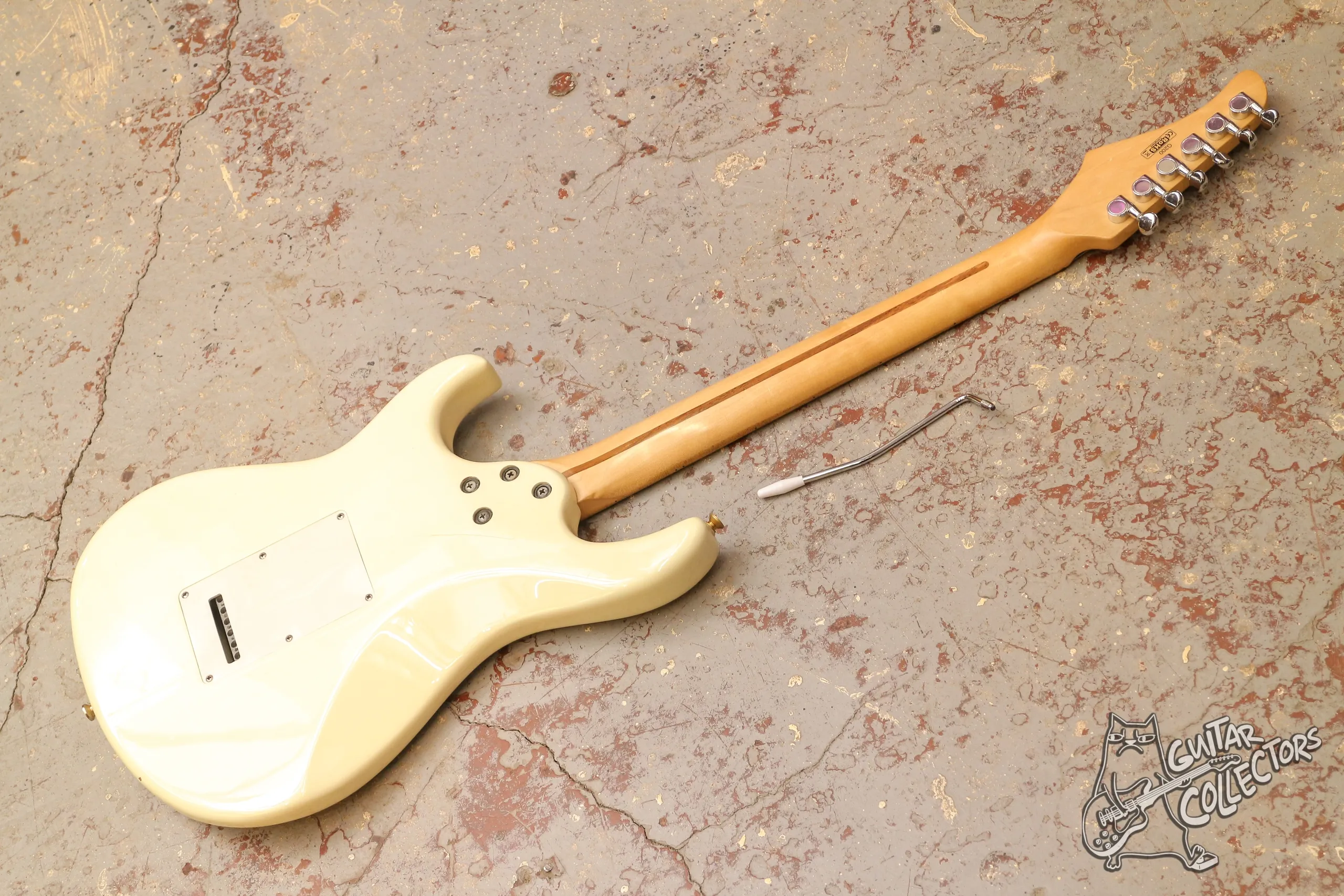 Cort G-200