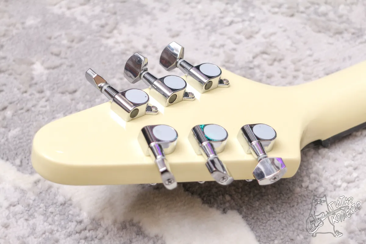 Gibson Flying V Alpine White Copy