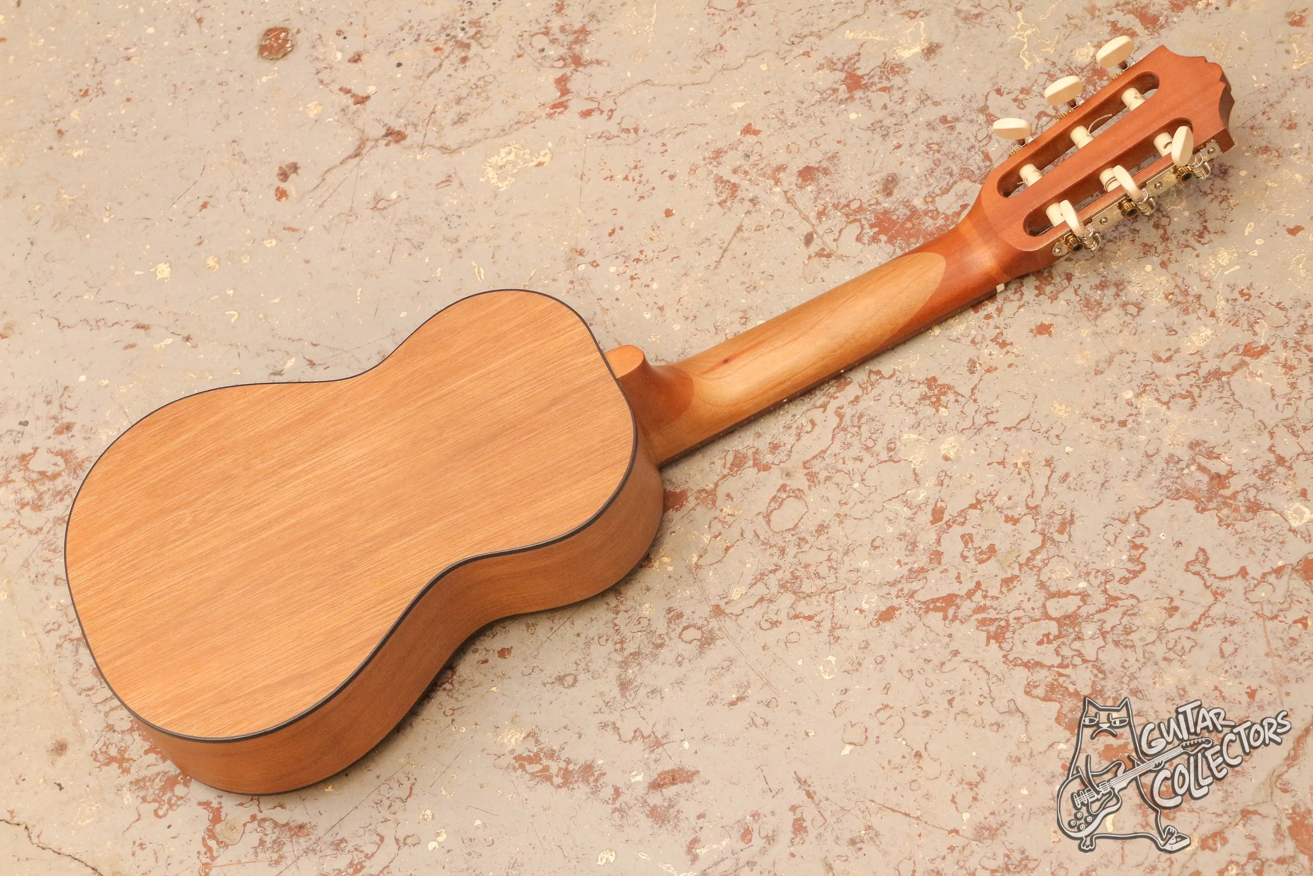 Yamaha GL1 Guitalele