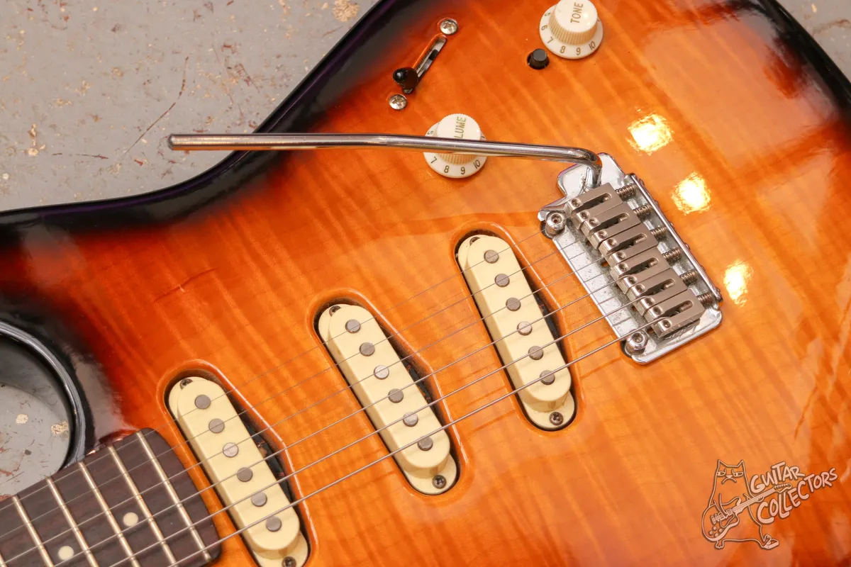 Godin Progression Stratocaster Vintage Burst