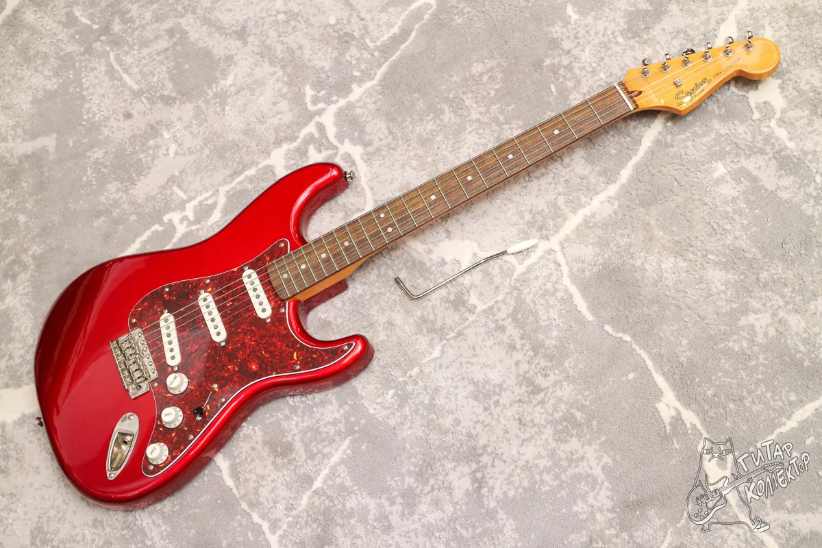 Squier Classic Vibe ‘60s Stratocaster Candy Apple Red